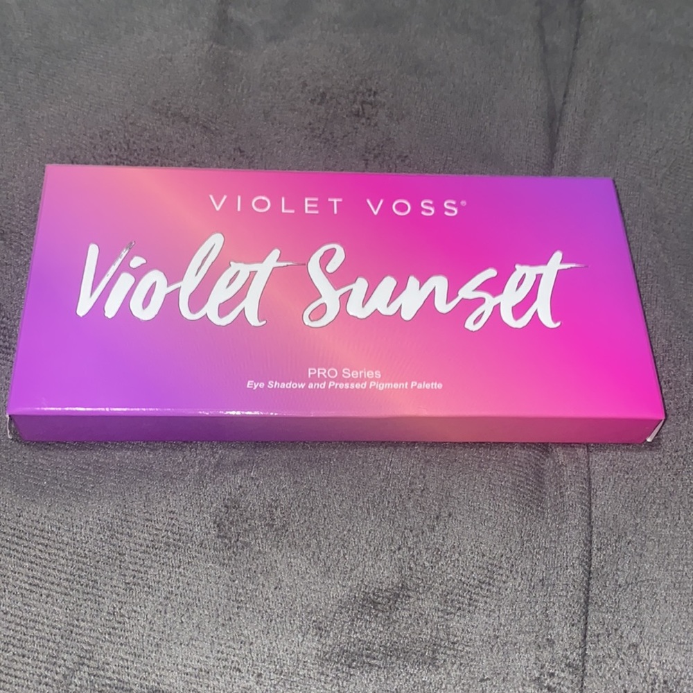 💋Brand new Violet Voss Eye shadow palette! - Picture 2 of 7